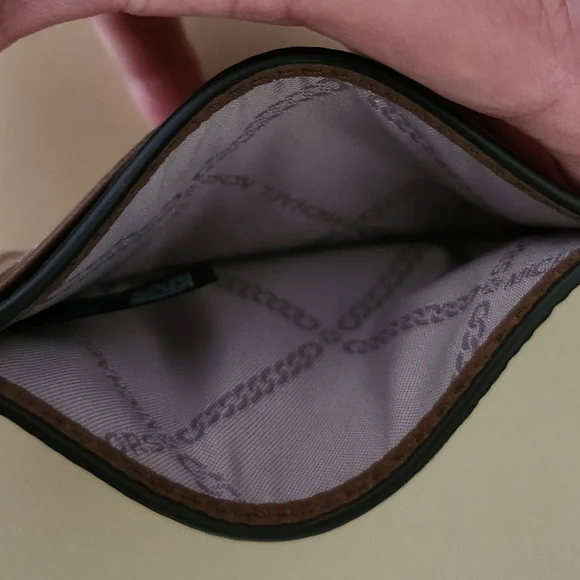 Michael Kors Pebbled Leather Card Case - NEW - Picture 4 of 5